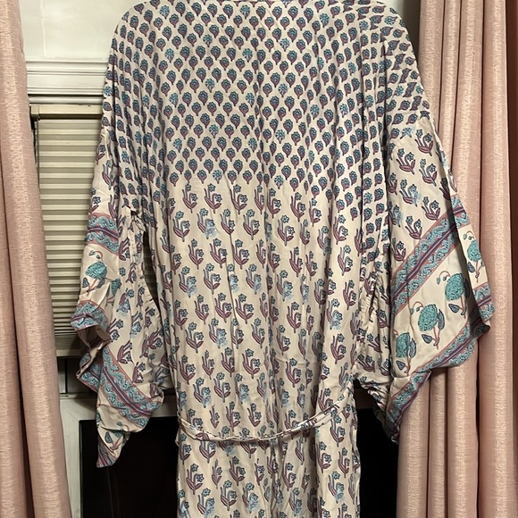 😍🤍🩵 Spell Bohemian Royale Maxi Robe Sz: M/L Color: Dusk. EUC! 🩵🤍😍 - Picture 10 of 17